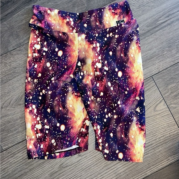 Lilifit Retrograde shorts size M/L excellent condition scrunch booty 🍑 🔥!! - Picture 4 of 9